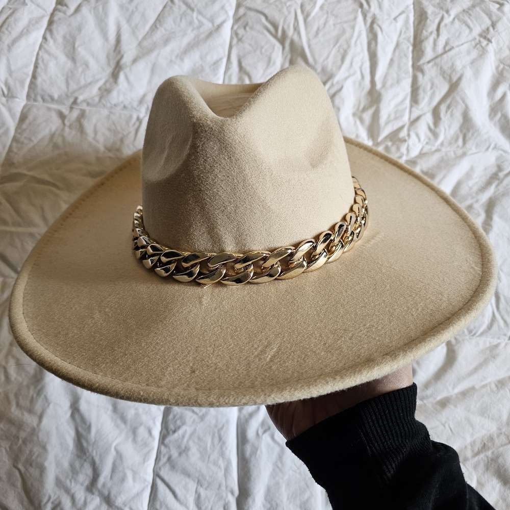 Cream Felt Hat with Gold Chain